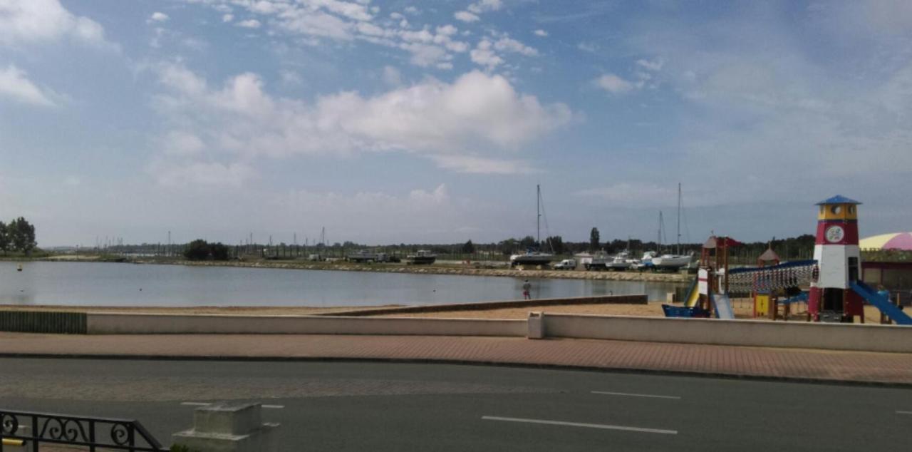 Maison De Vacances Face Plan D'Eau Classee La Faute-sur-Mer Exterior photo